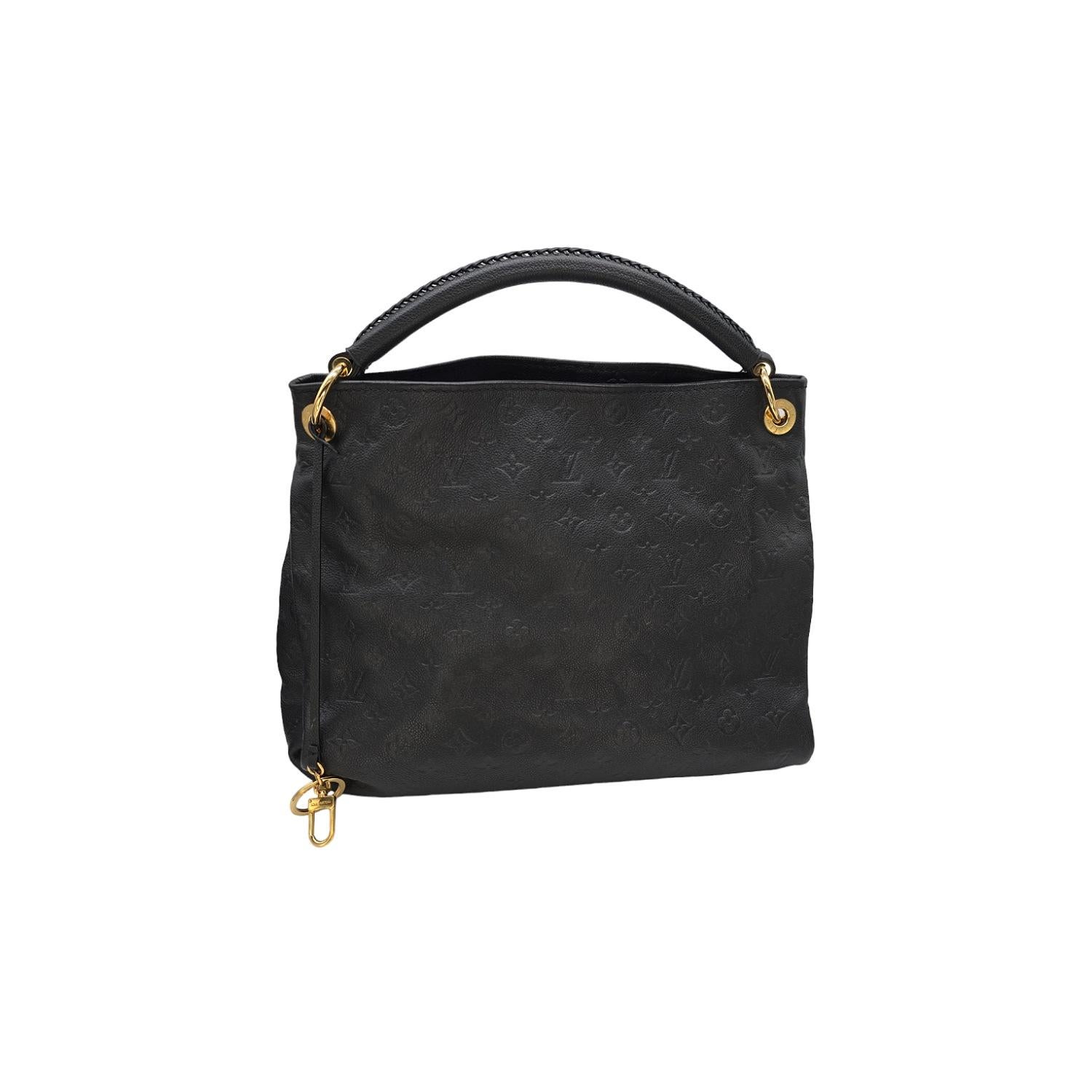 Offrez-vous le luxe avec le Hobo Artsy MM en cuir Monogram Empreinte de Louis Vuitton. Ce sac à main témoigne d'un savoir-faire impeccable et d'un design fonctionnel. Le cuir gaufré Monogram Empreinte est à la fois souple et raffiné. Avec sa poignée