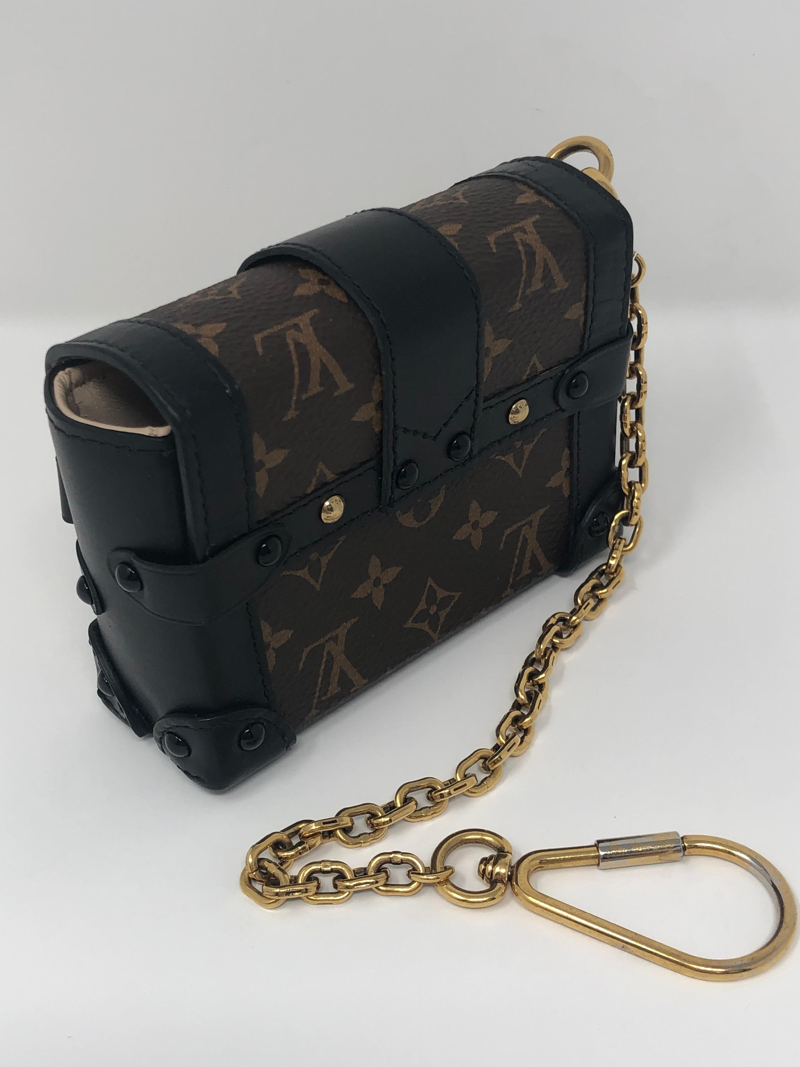Women's or Men's Louis Vuitton Monogram Essential Trunk Black