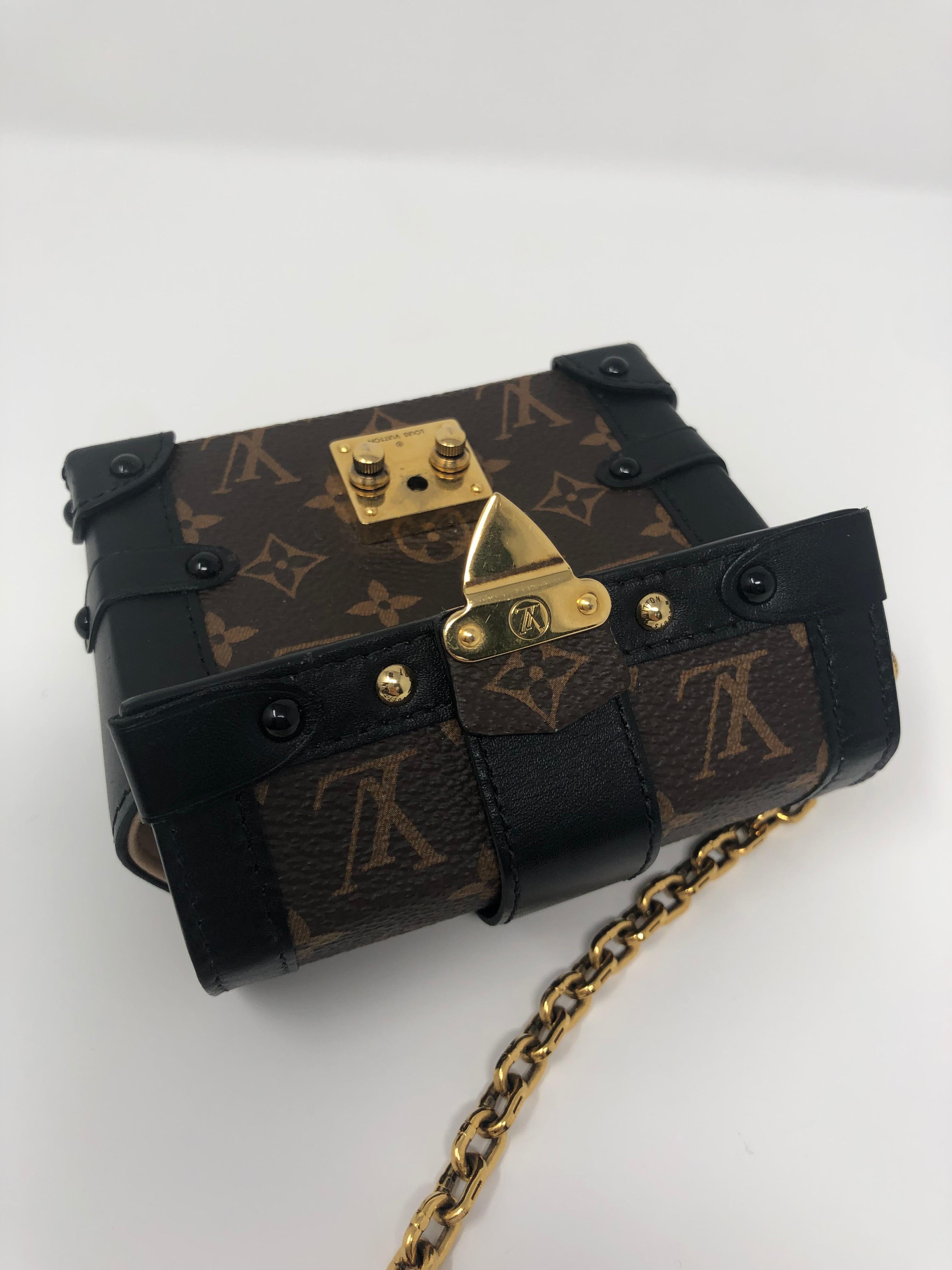 Louis Vuitton Monogram Essential Trunk Black 3