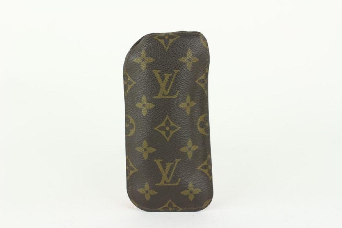 Louis Vuitton Monogram Etui Glasses Case 108lv25 In Good Condition For Sale In Dix hills, NY