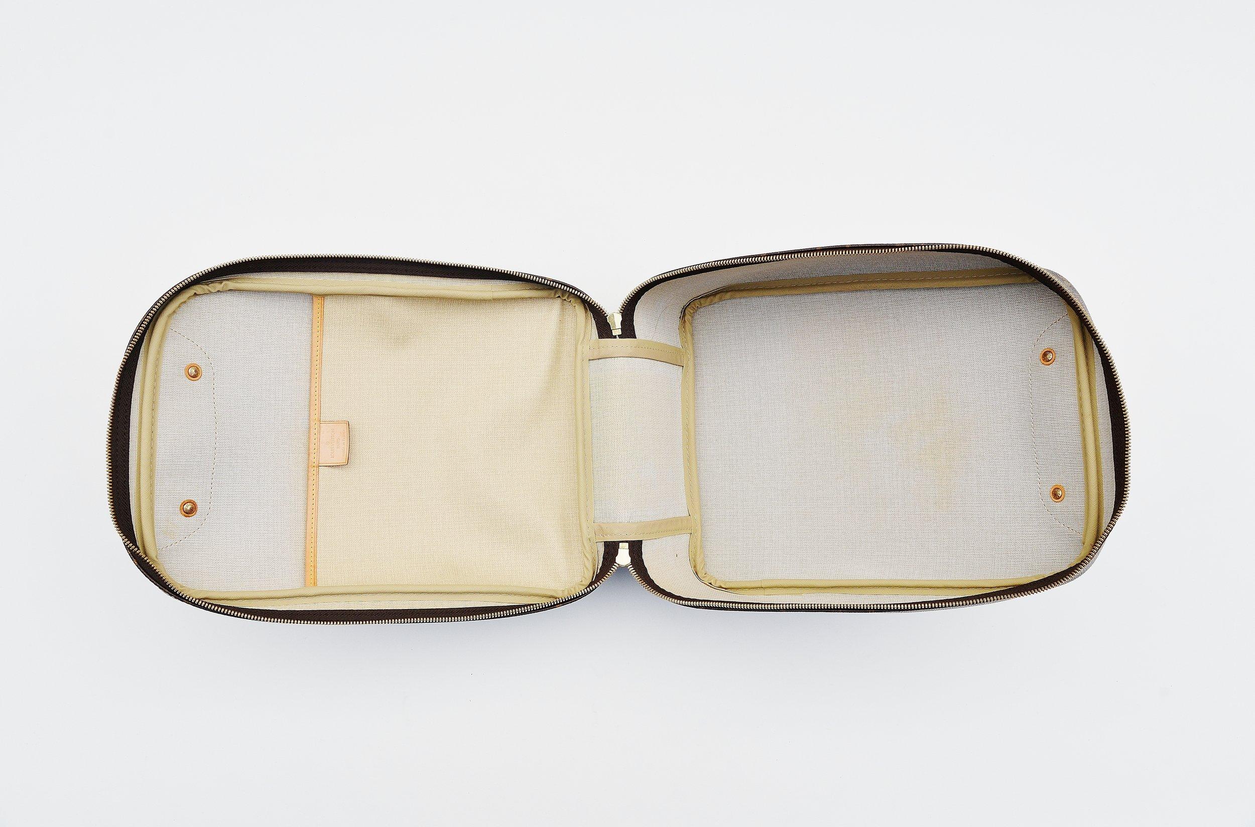 Louis Vuitton Monogram Excursion Shoe bag vintage In Good Condition In Roosendaal, NL