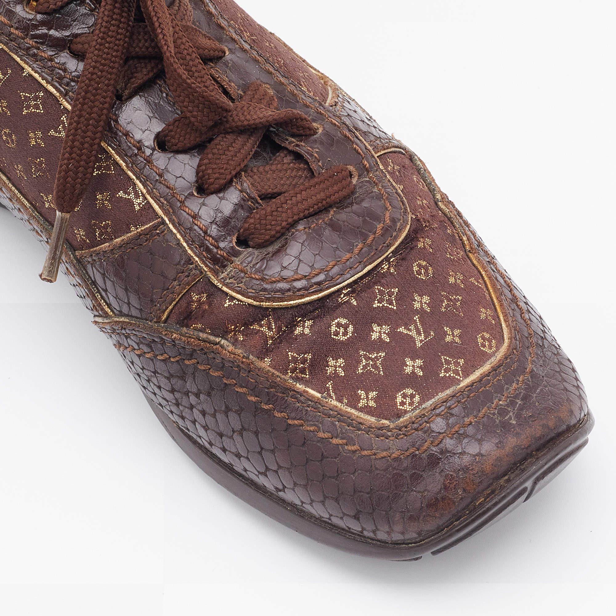 Louis Vuitton Monogram Fabric and  Embossed Leather Low Top Sneakers Size 37 For Sale 2