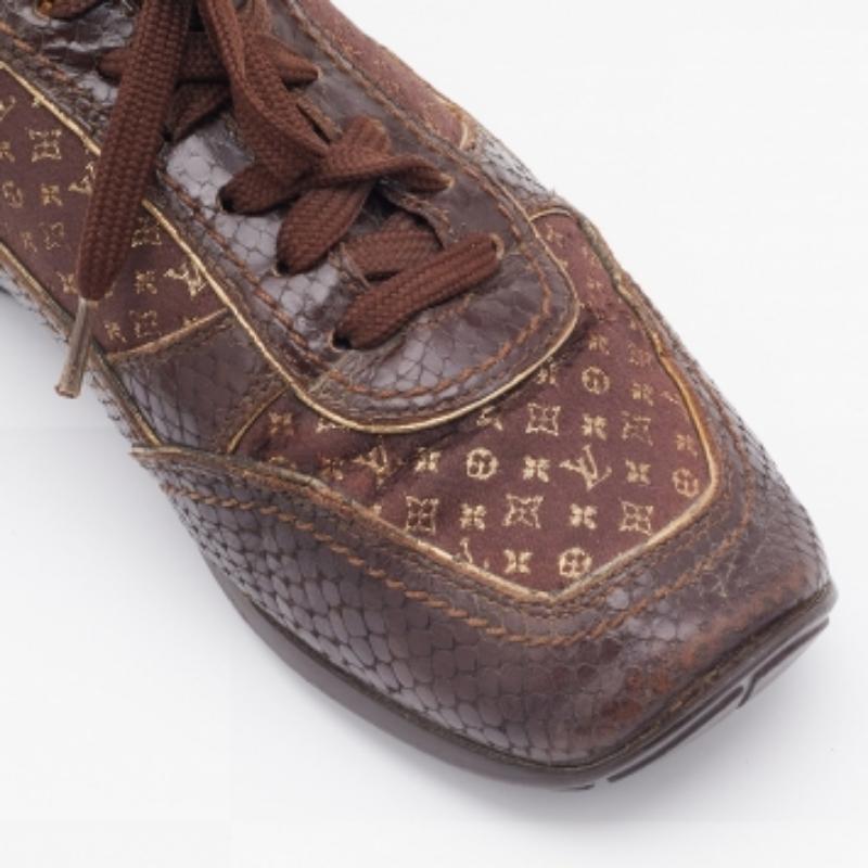 Louis Vuitton Monogram Fabric & Python Embossed Leather Low Top Sneakers Size 37 For Sale 2