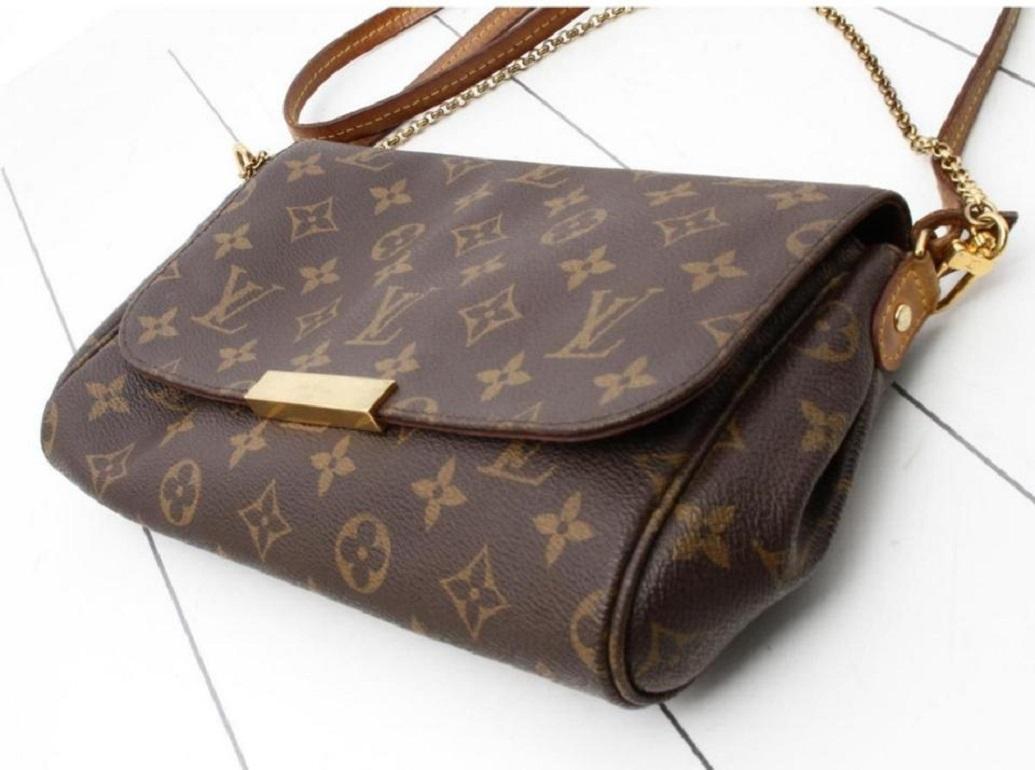 Louis Vuitton Monogram Favorite 2way Crossbody Flap 860798 In Good Condition In Dix hills, NY