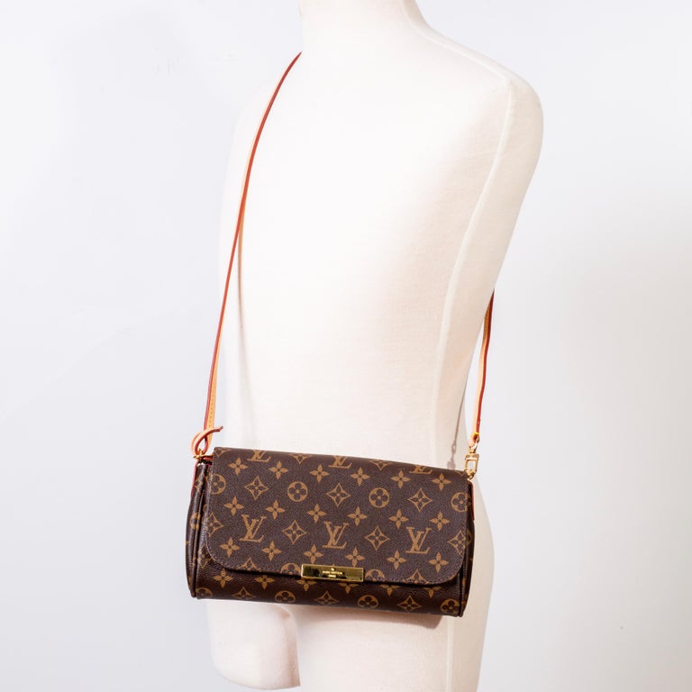 Louis Vuitton Monogram Favorite MM Shoulder Bag (Discontinued) 2013 For  Sale at 1stDibs