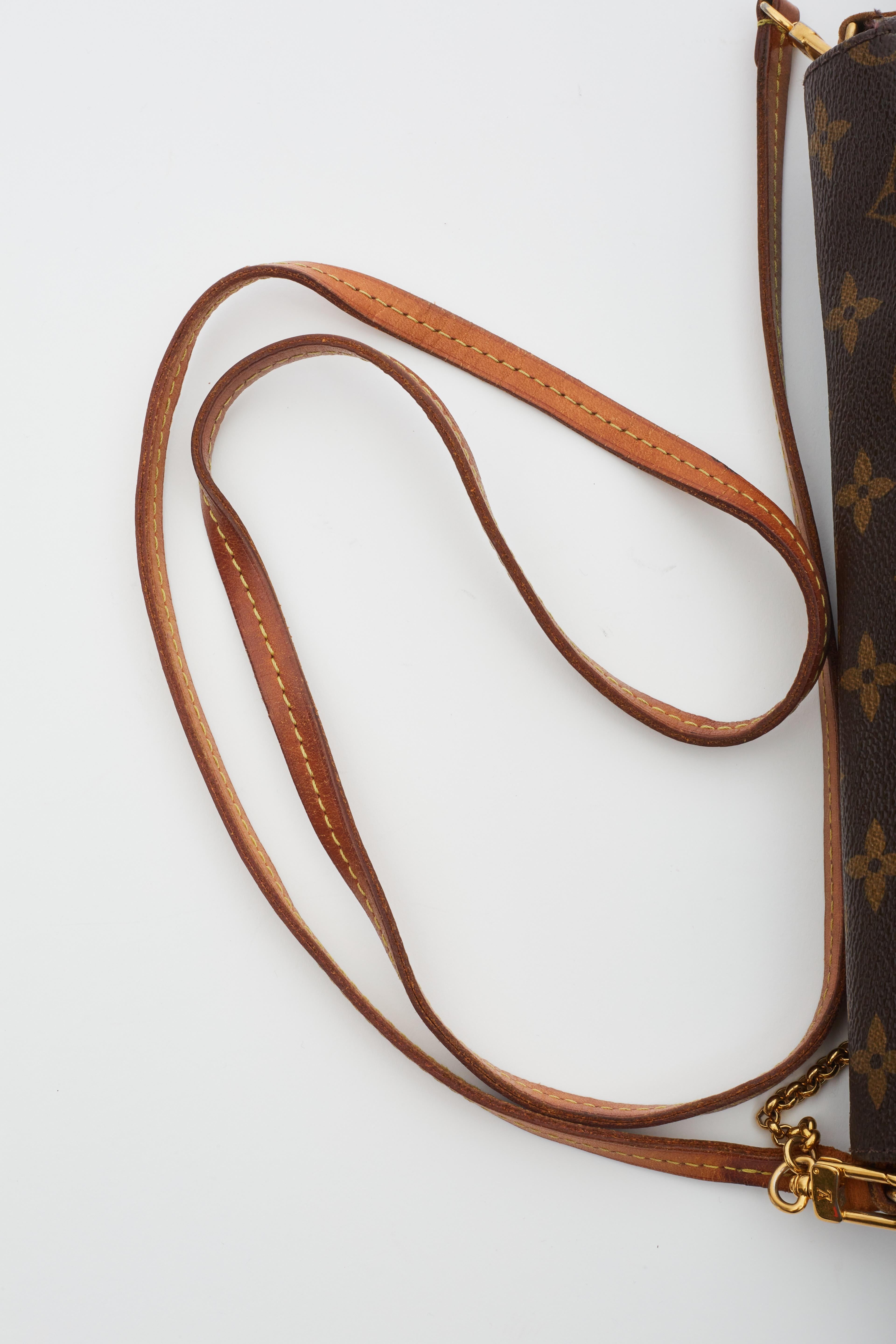 Louis Vuitton Monogram Favorite MM Shoulder Bag For Sale 5