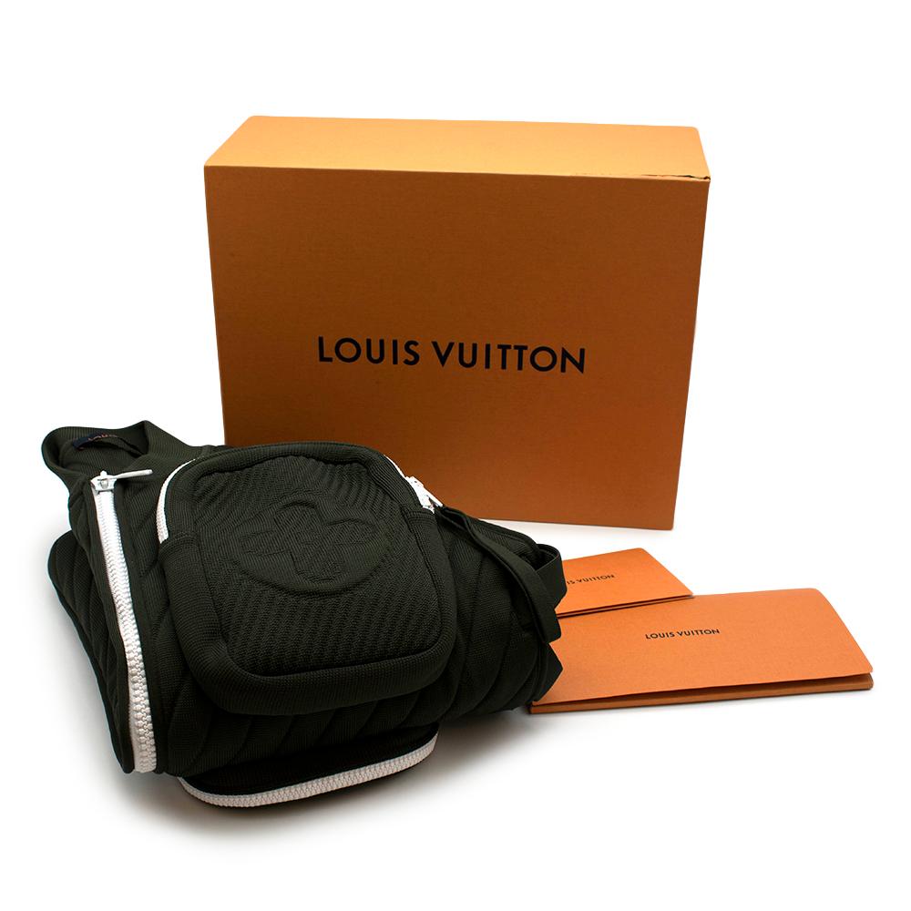 Monogrammierte Blumentasche von Louis Vuitton, gesteppt, vergoldet, Größe L im Angebot 1