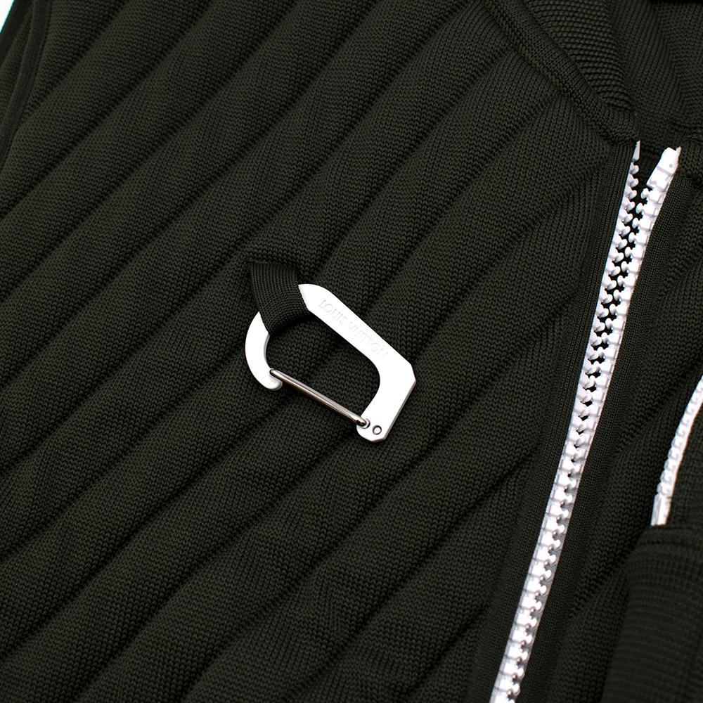 Monogrammierte Blumentasche von Louis Vuitton, gesteppt, vergoldet, Größe L im Angebot 3