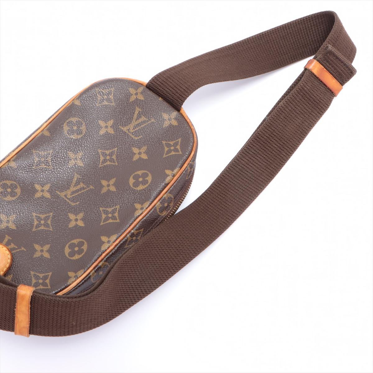 Louis Vuitton Monogram Gange Waist Bag In Good Condition In Irvine, CA