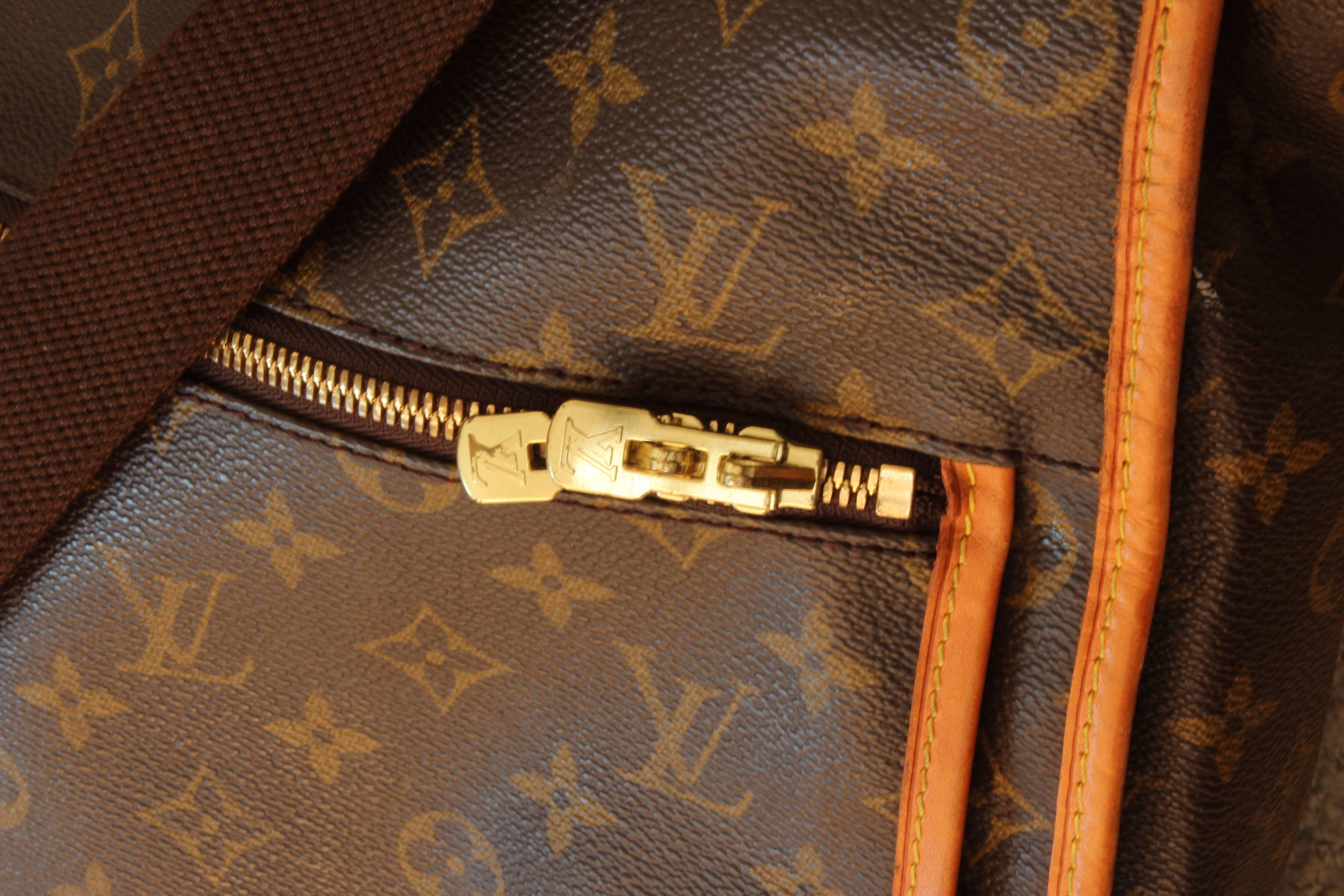 Louis Vuitton Monogram Garment Bag Suitcase Travel Luggage + Shoulder Strap 1999 In Good Condition In Port Saint Lucie, FL