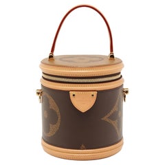 Cannes Monogrammierte Segeltuch-Tasche von Louis Vuitton