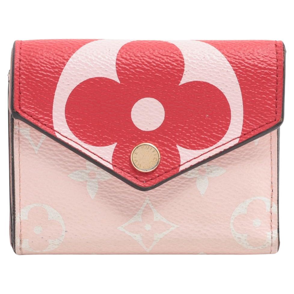 Louis Vuitton Monogram Giant Portefeuille Zoé Red x Pink For Sale