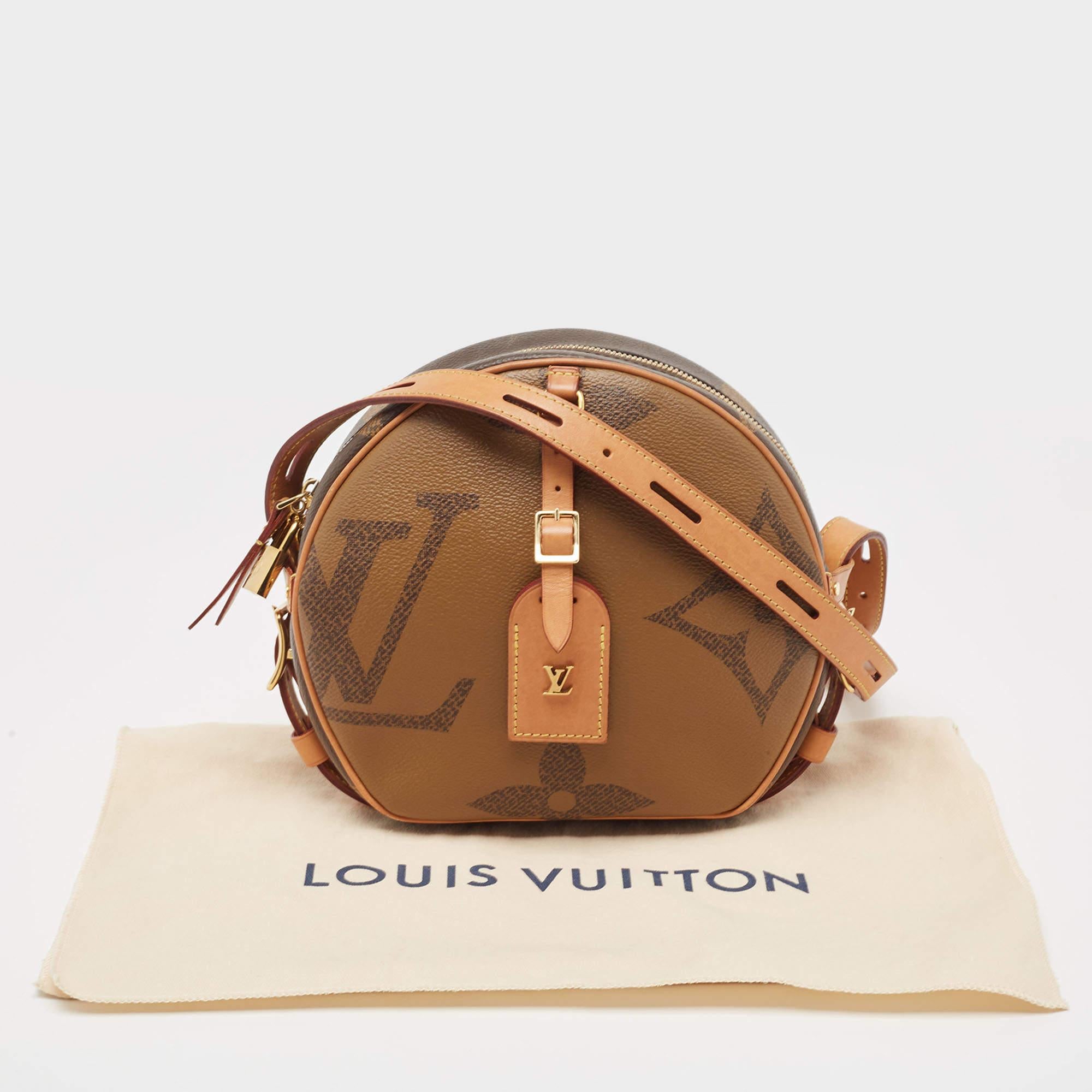 Louis Vuitton Monogram Giant Reverse Canvas Boite Chapeau Souple MM Bag For Sale 10