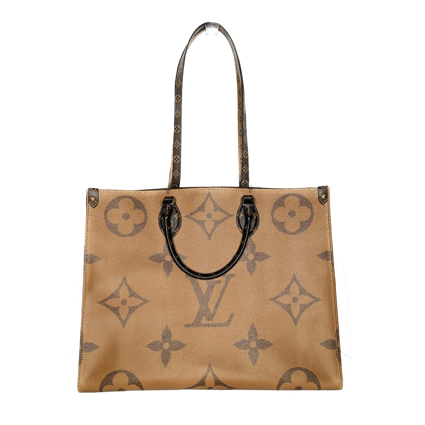 Fashioned from Monogram Giant canvas, the On The Go tote bag is as striking as it is practical. A Monogram Reverse pattern on the sides and handles creates a stylish contrast in color and scale. With its generous capacity, shoulder straps and iconic