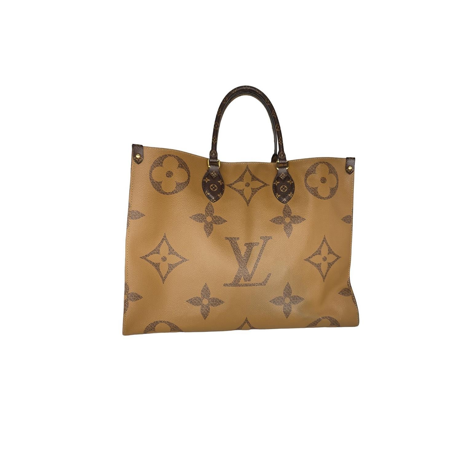 Louis Vuitton Monogram Giant Reverse Canvas Onthego GM Tote In Good Condition In Scottsdale, AZ