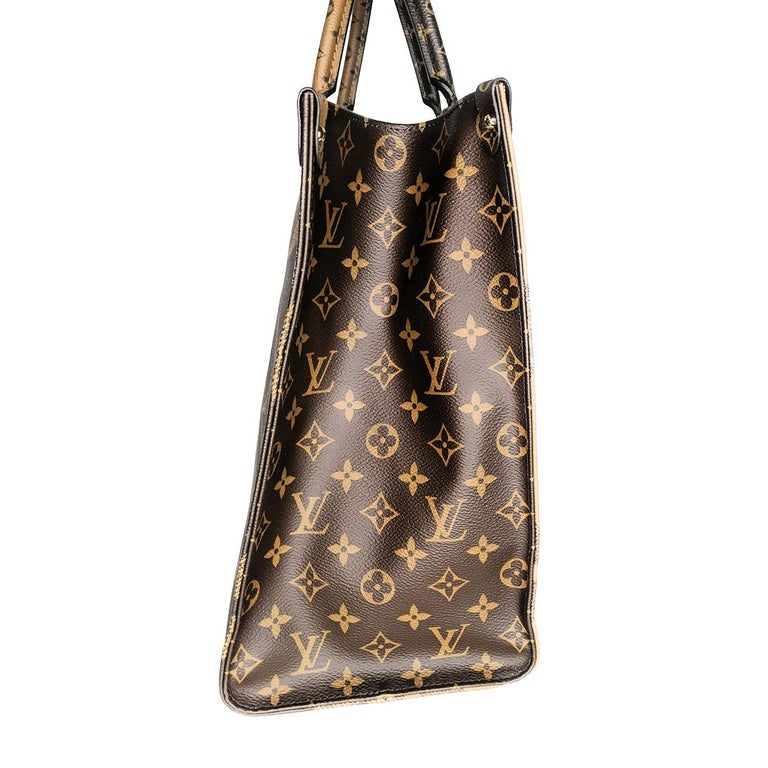 Louis Vuitton Monogram Giant Reverse Canvas Onthego GM Tote In Good Condition For Sale In Scottsdale, AZ
