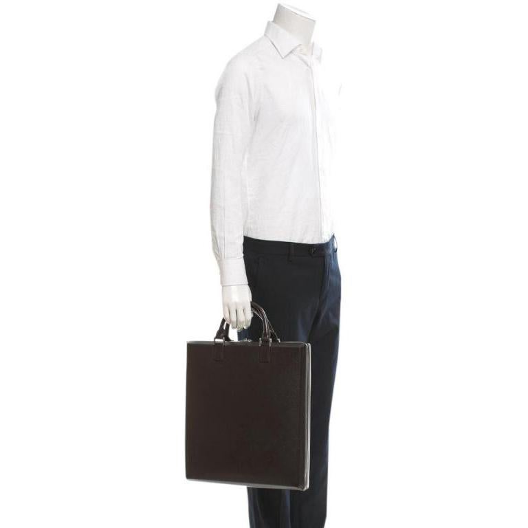 This item will ship immediately!!
Previously owned.
Date/style Code: BA1018
Made In: France
Measurements: Length: 14
