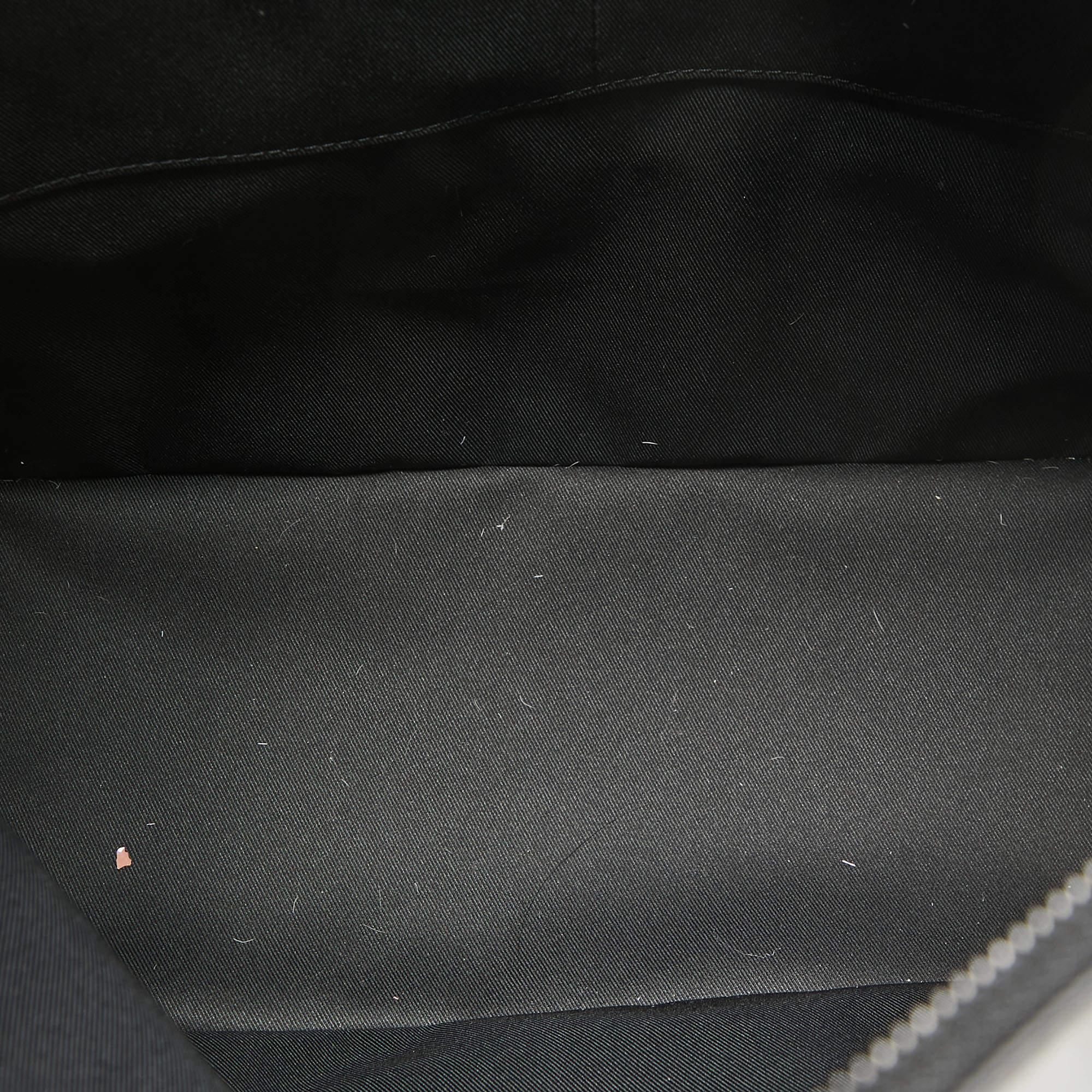 Sac cabas à fermeture éclair Louis Vuitton Monogram Glaze Canvas en vente 6