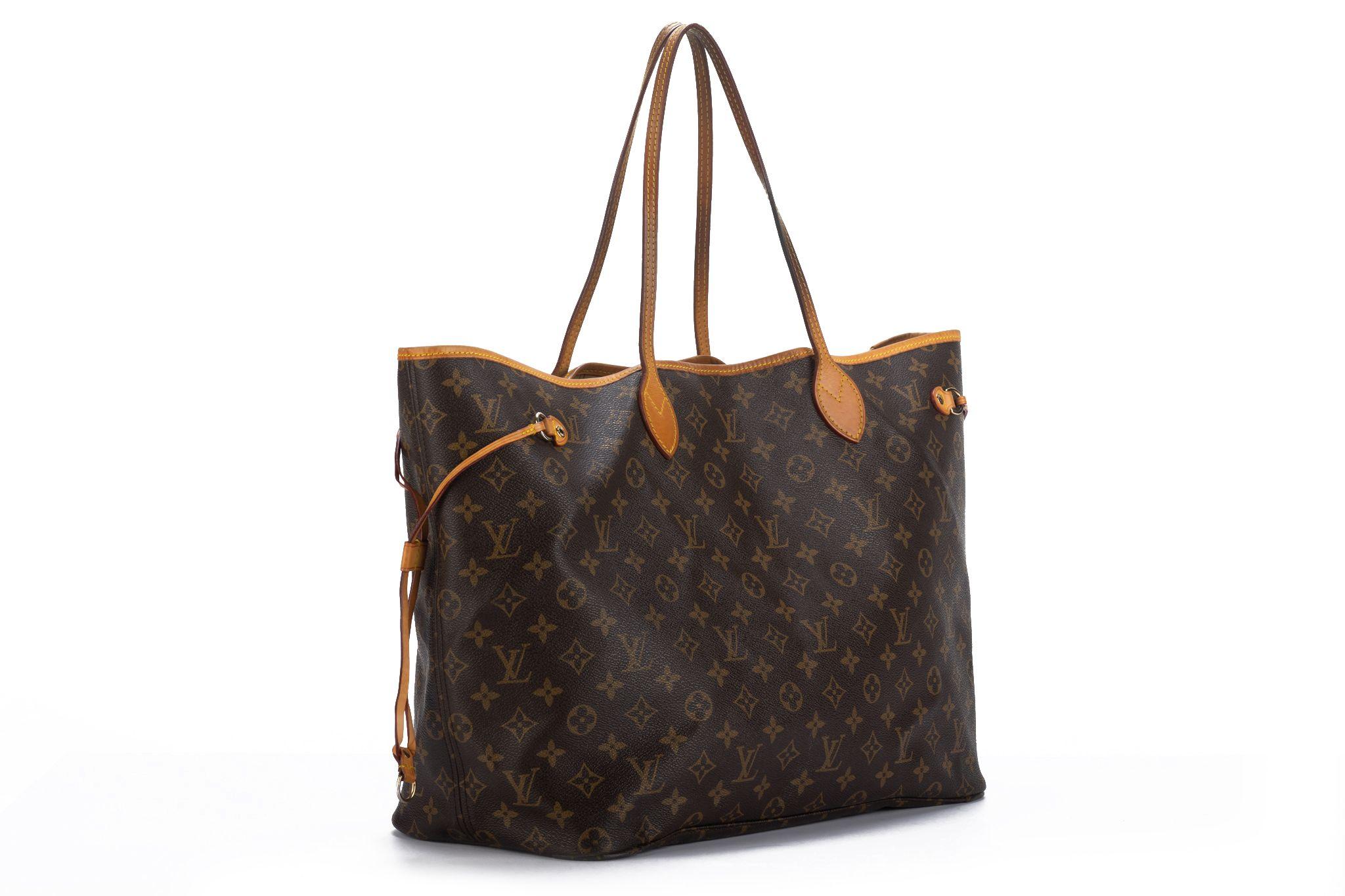 Louis Vuitton preloved monogram neverfull GM. Minor patina on handles and top trim, please refer to photos. Shoulder drop 8.5”. Comes with generic dust cover.