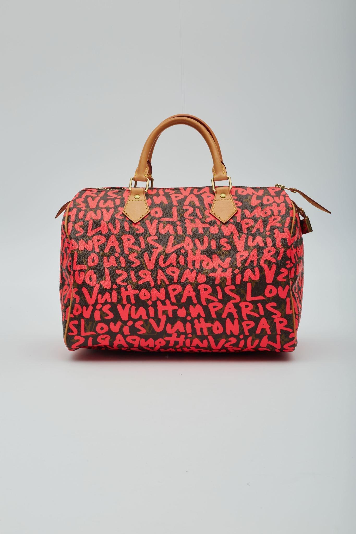 Louis Vuitton  Monogram Graffiti Speedy 30 Fuchsia In Good Condition For Sale In Montreal, Quebec