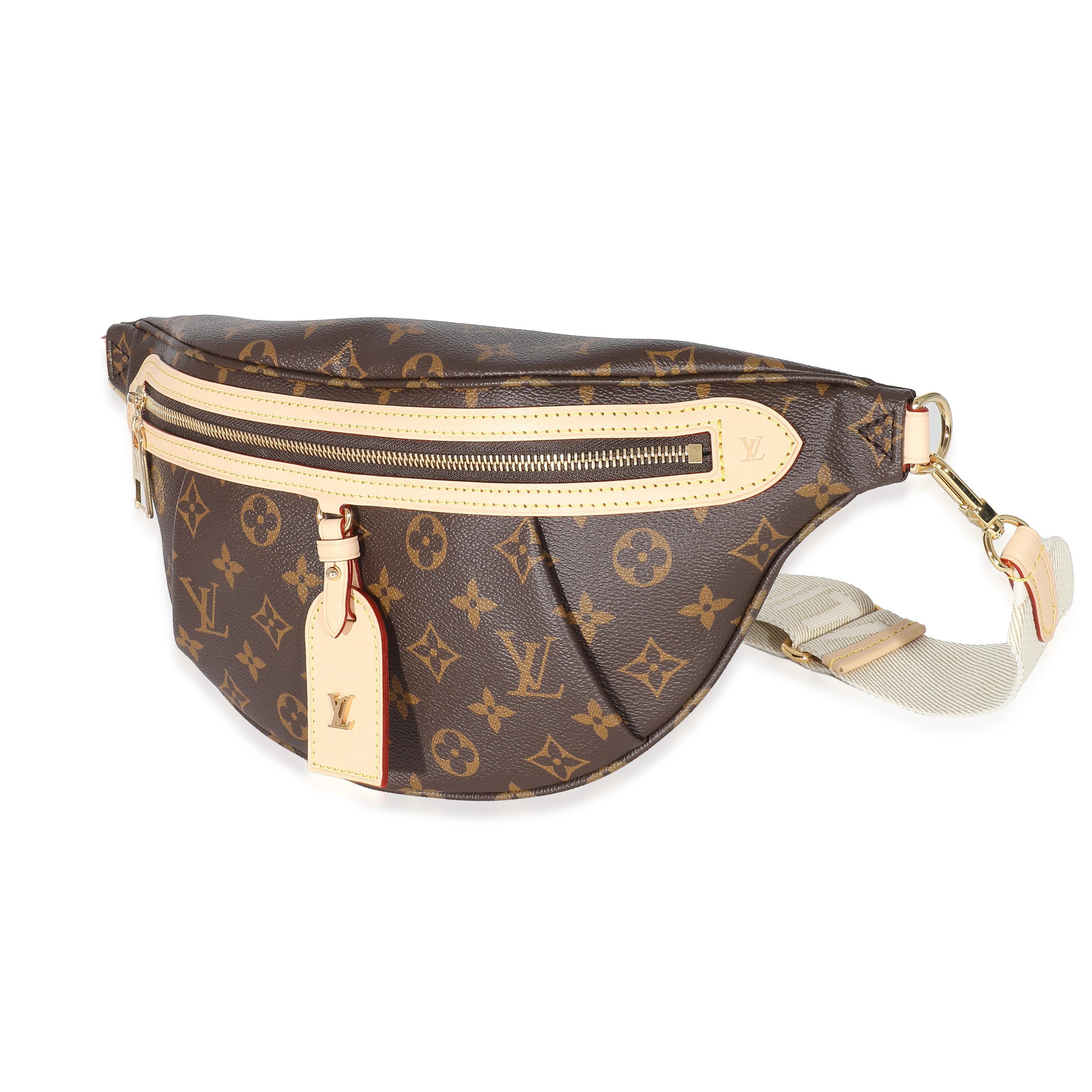Louis Vuitton Monogram Highrise Bumbag In Excellent Condition For Sale In New York, NY