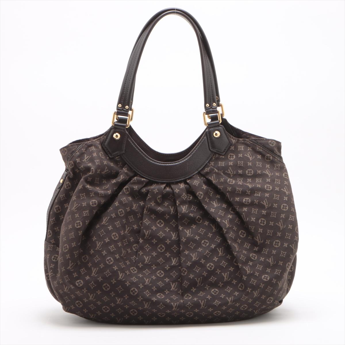 *will ship about 3/27*
The Louis Vuitton Monogram Idylle Fantasy Hobo Bag in Brown is a refined and effortlessly chic handbag that combines luxury with everyday functionality. Crafted from lightweight Monogram Idylle canvas, the hobo bag features