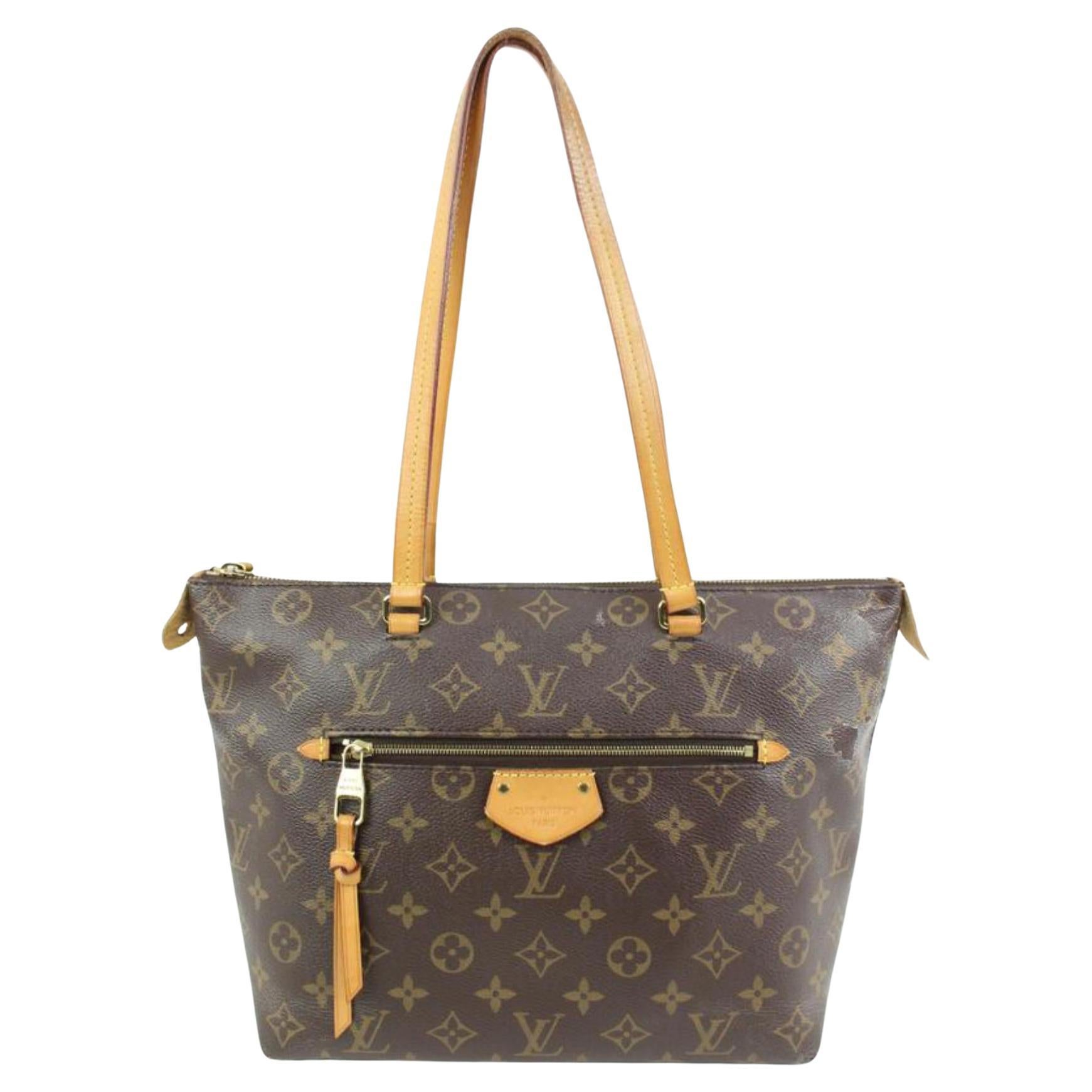 Louis Vuitton Favorite PM Shoulder Bag - Farfetch