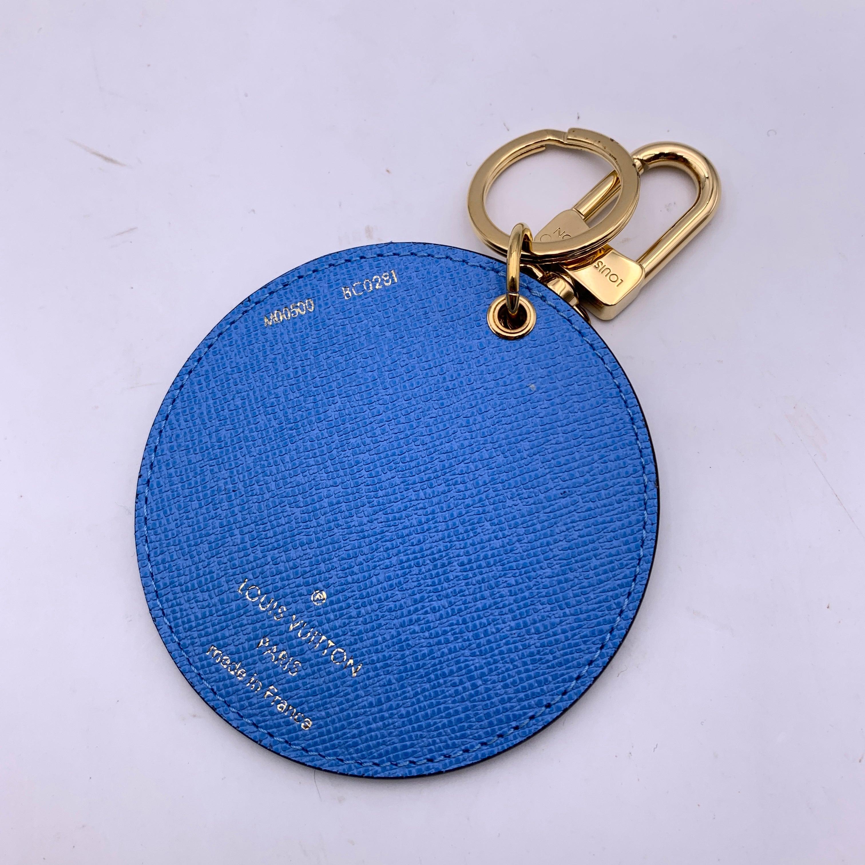 Louis Vuitton Monogram Illustré China Wall Bag Charm Key Ring M00500 In Excellent Condition For Sale In Rome, Rome