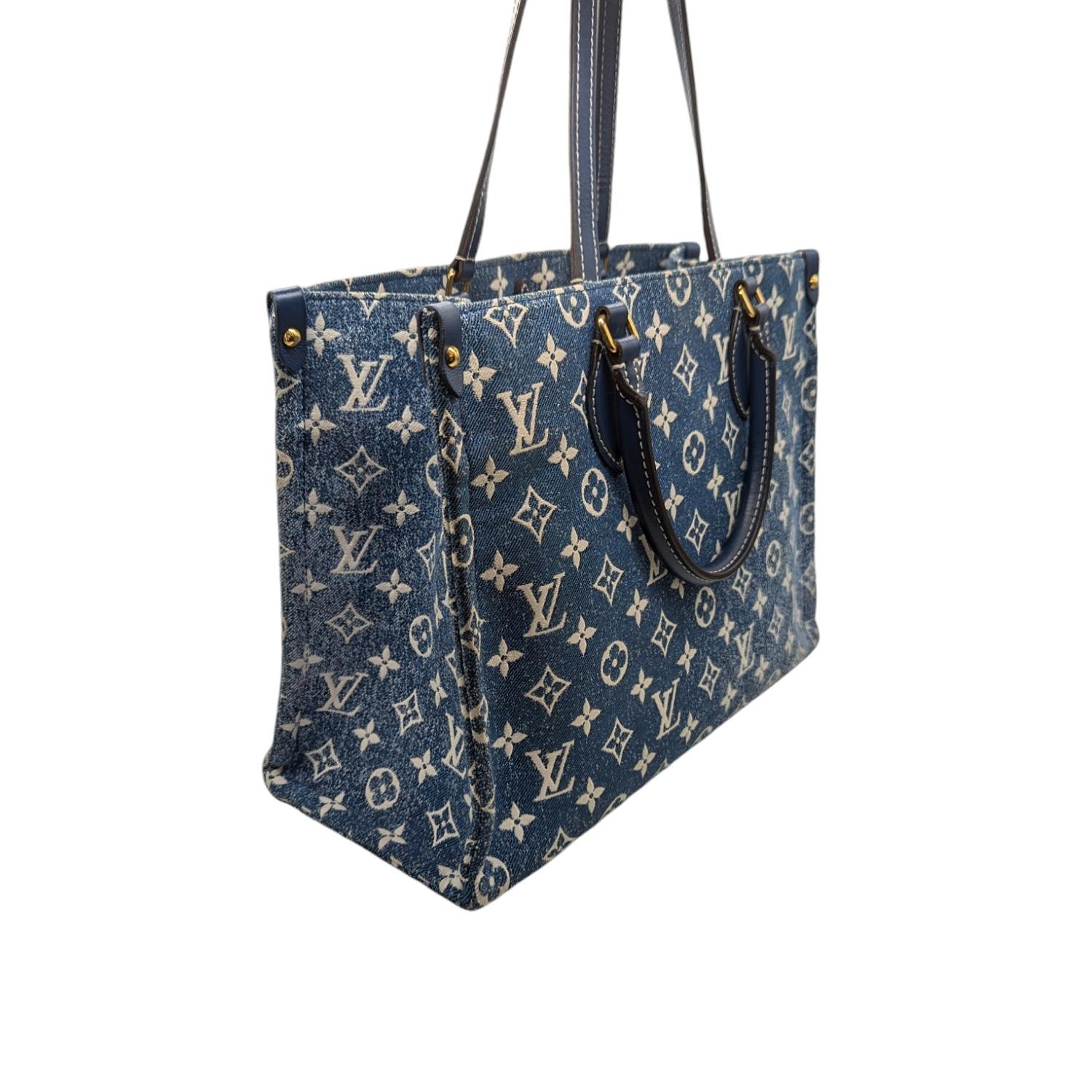 Louis Vuitton Monogram Jacquard Bleu Denim Onthego MM Tote In Excellent Condition For Sale In Scottsdale, AZ