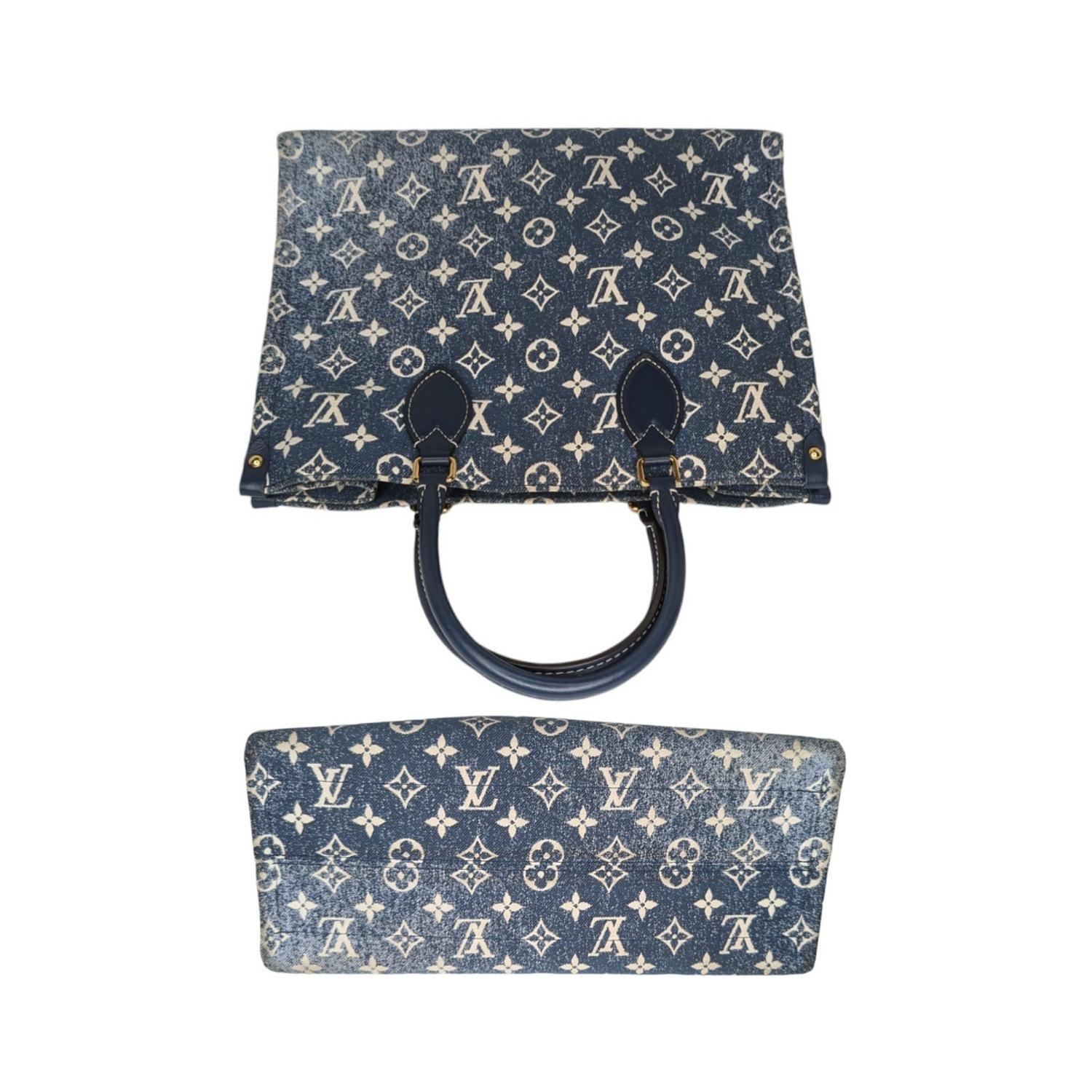 Louis Vuitton Monogram Jacquard Bleu Denim Onthego MM Tote For Sale 2