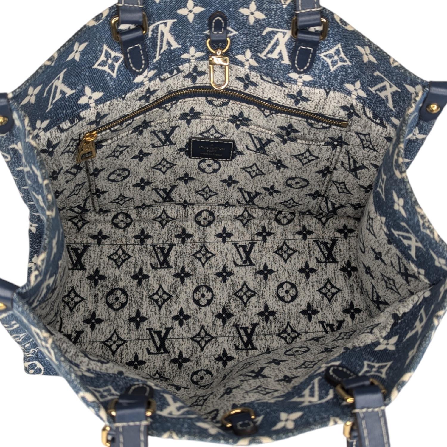Louis Vuitton Monogram Jacquard Bleu Denim Onthego MM Tote For Sale 3