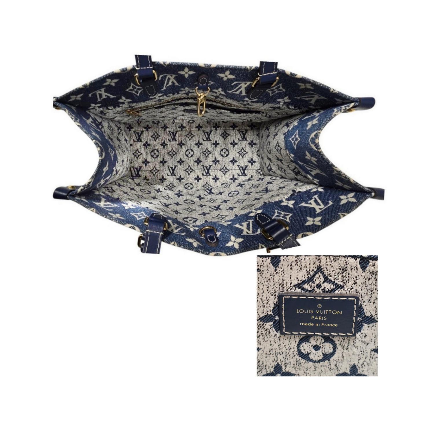 Louis Vuitton Monogram Jacquard Bleu Denim Onthego MM Tote en vente 3