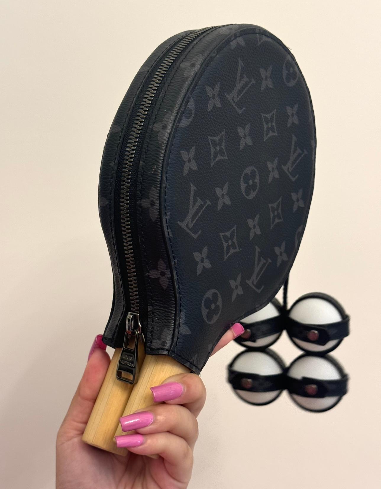 Louis Vuitton Monogram James Ping Pong Set graphit/ rouge im Angebot 7