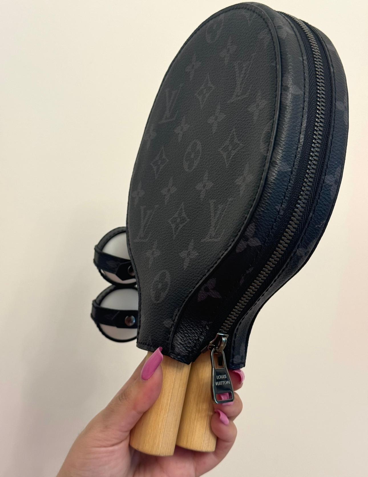 Louis Vuitton Monogram James Ping Pong Set graphit/ rouge im Angebot 8