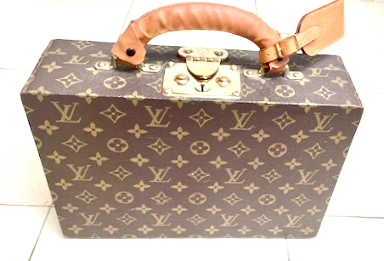LOUIS VUITTON MONOGRAM jewelry Case Pre-owned authentic For Sale 6