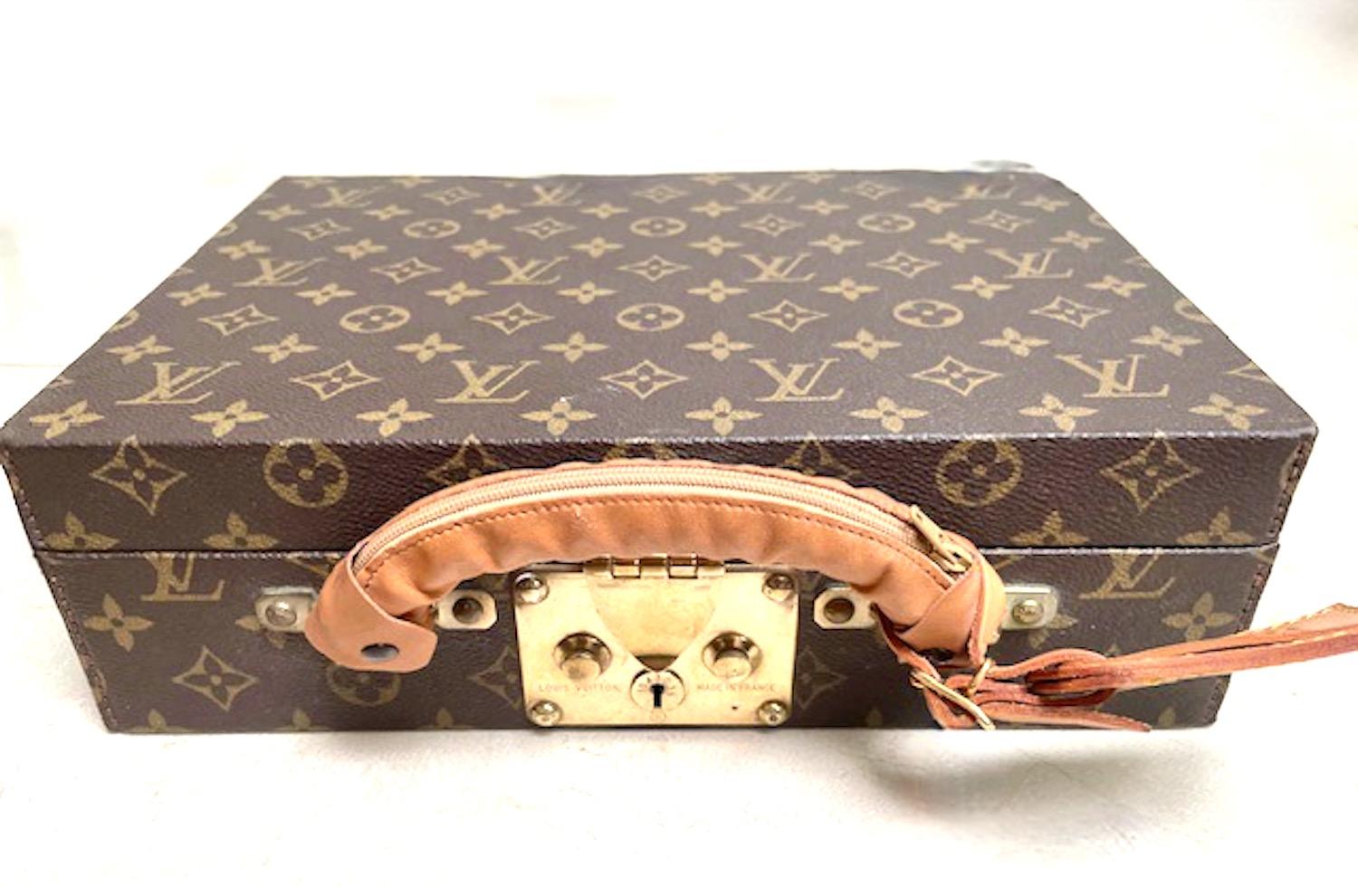 Modern LOUIS VUITTON MONOGRAM jewelry Case Pre-owned authentic For Sale