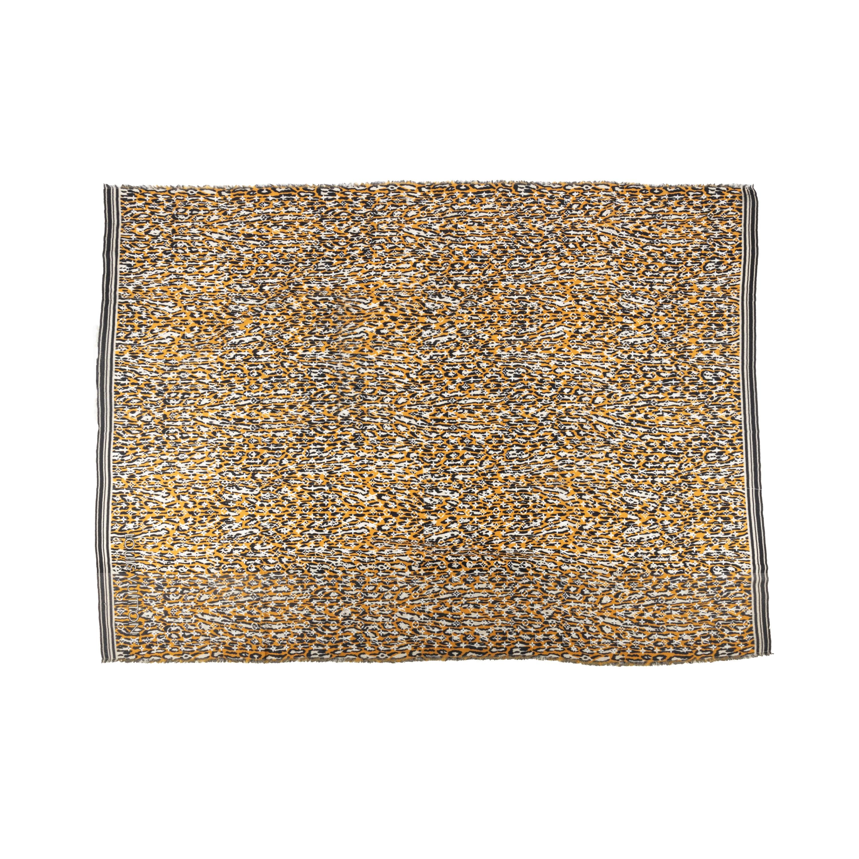 Louis Vuitton Monogram Jungle Print Scarf - '10s In Excellent Condition For Sale In Milano, IT
