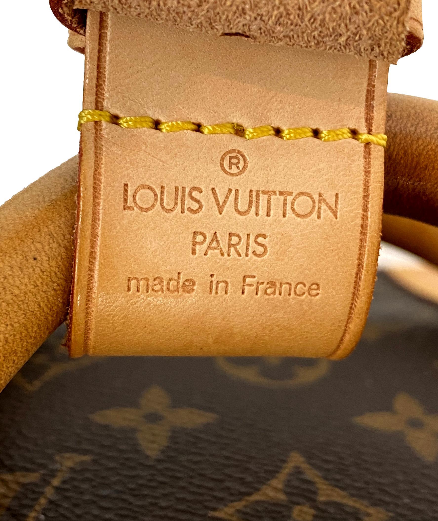 Louis Vuitton Monogram Keepall 45 Bandouliere Duffelbag, France 2010.  In Good Condition In Banner Elk, NC