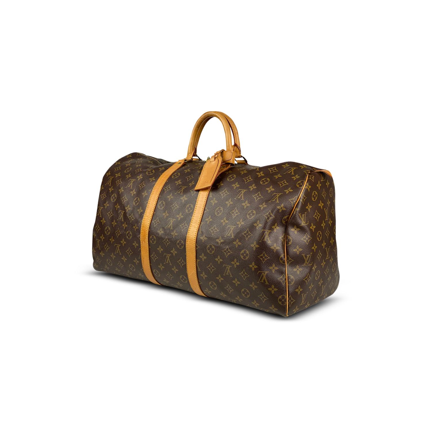 Brown and tan monogram coated canvas Louis Vuitton Keepall 55 with

– Brass hardware
– Tan vachetta leather trim
– Dual rolled top handles
– Tonal canvas lining and two-way zip closure at top

Overall Preloved Condition: Very Good

Exterior