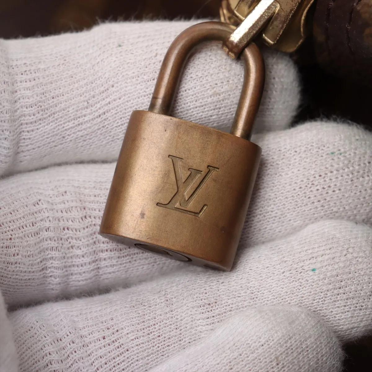 Louis Vuitton Monogram Keepall 60 im Angebot 12