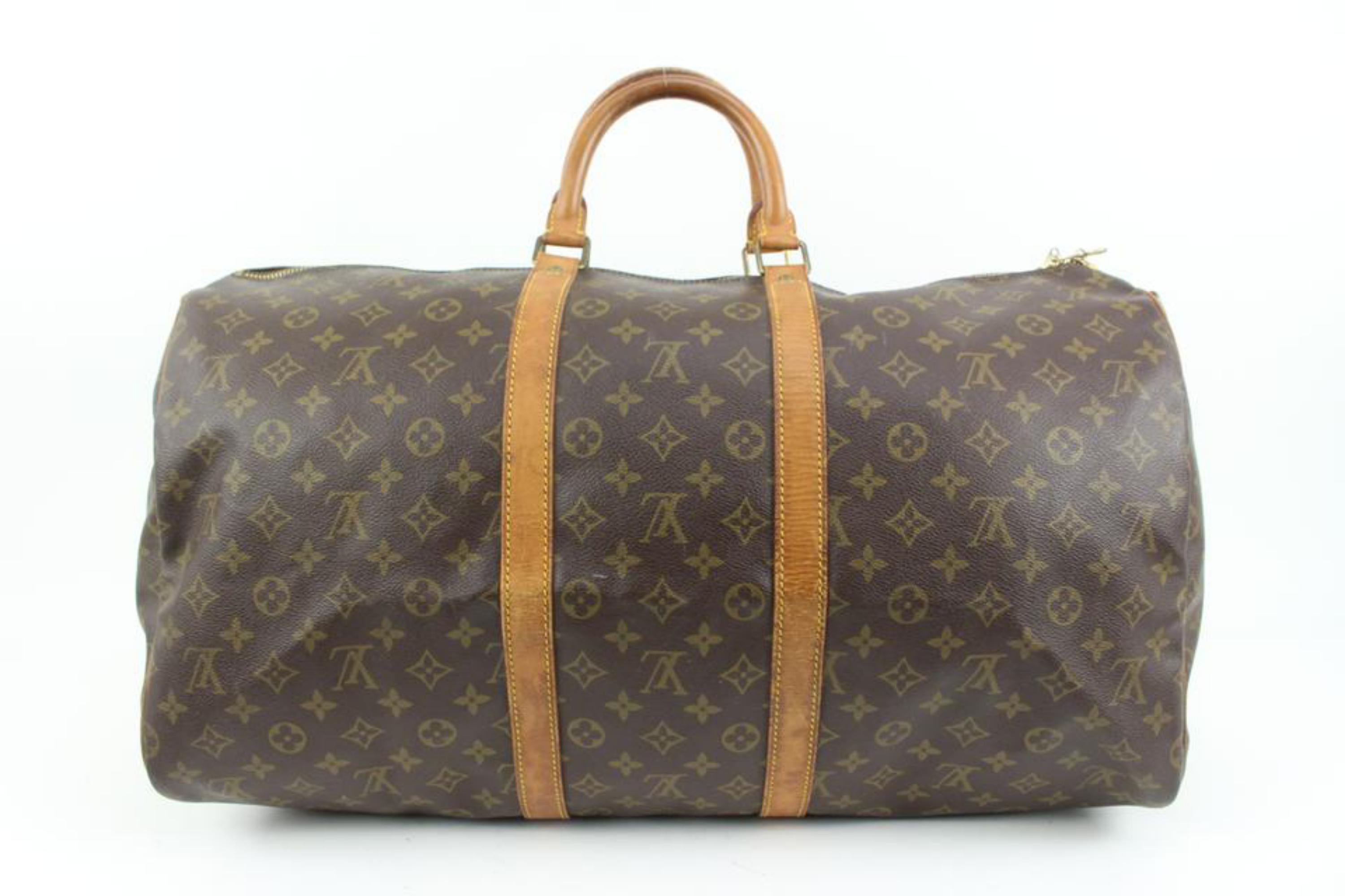 Louis Vuitton Monogram Keepall Bandouliere 55 Boston Duffle Bag with Strap  In Fair Condition For Sale In Dix hills, NY