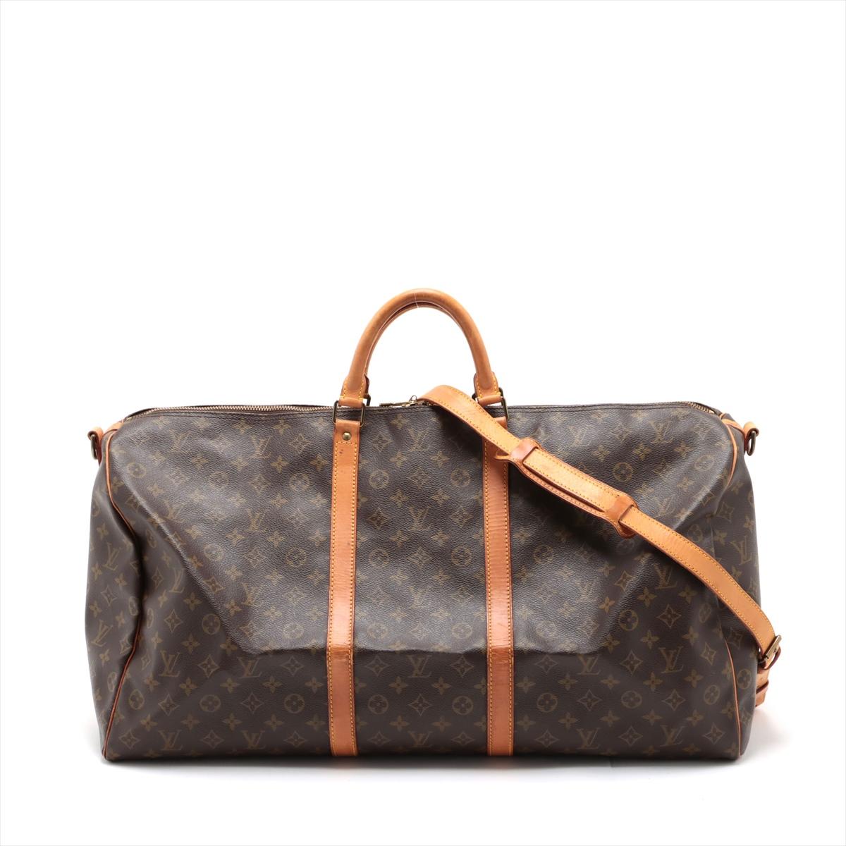 The Louis Vuitton Monogram Keepall 60 is a spacious and iconic travel bag that embodies the timeless elegance and craftsmanship synonymous with the Louis Vuitton brand. Crafted from the iconic Monogram canvas, the bag features the instantly
