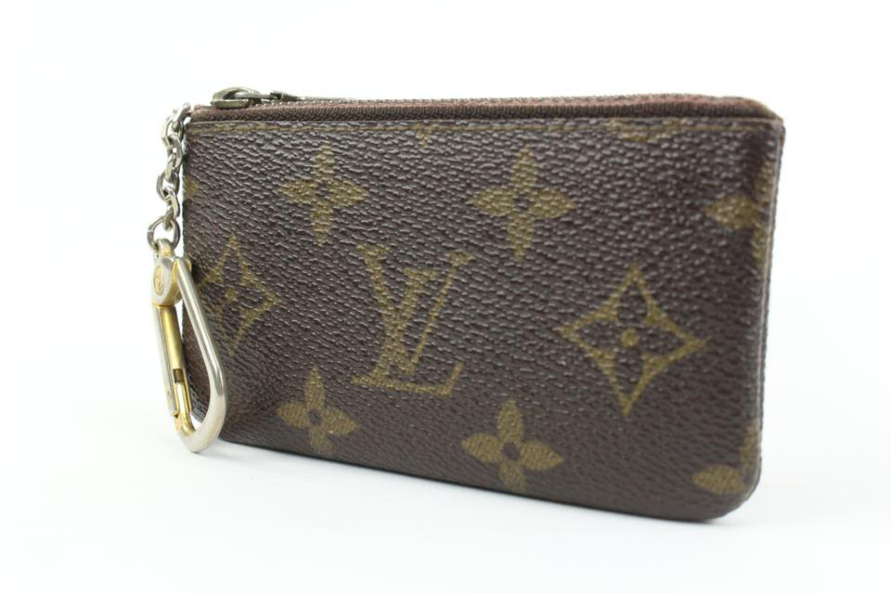 Louis Vuitton Portachiavi Monogram Pochette Cles 71lv32s
Codice data/numero di serie: 854
Prodotto in: Francia
Misure: Lunghezza:  4.5
