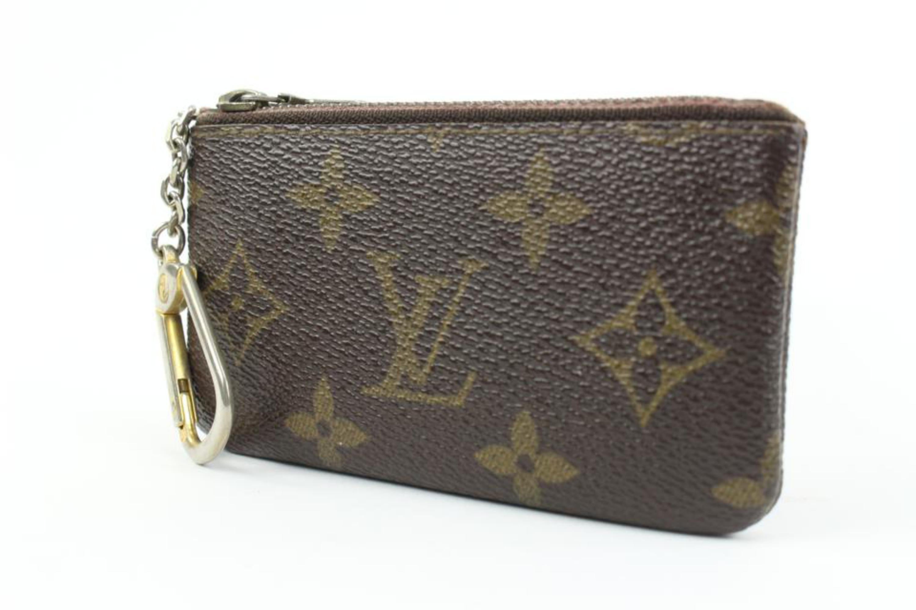 Louis Vuitton Monogramm Schlüsselbeutel Pochette Cles 71lv32s
Datum Code/Seriennummer: 854
Hergestellt in: Frankreich
Maße: Länge:  4.5