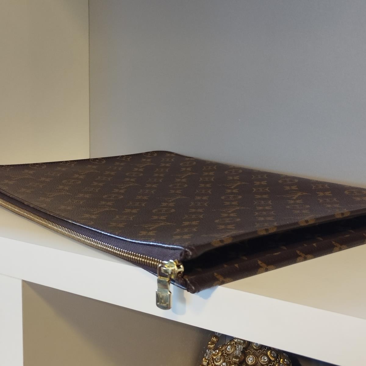Women's Louis Vuitton Monogram Laptop Case