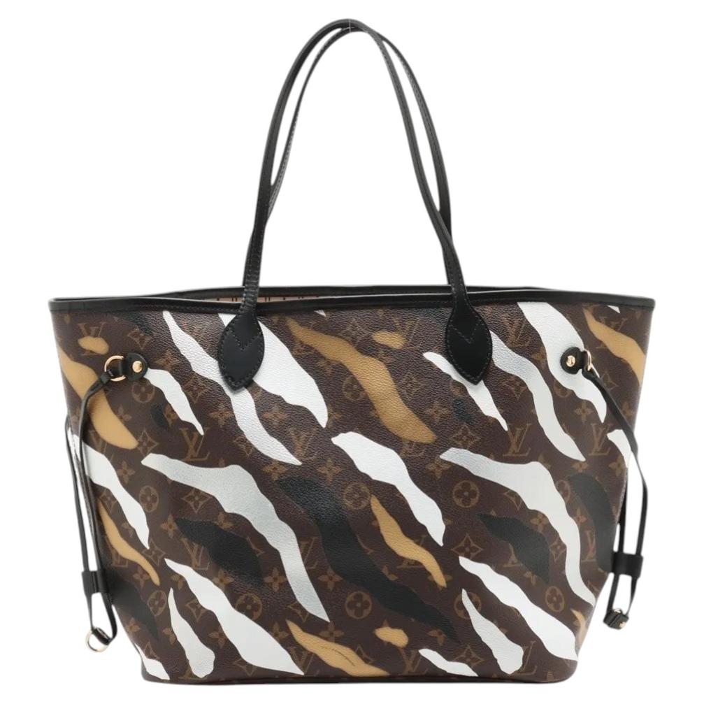 Does the Louis Vuitton Neverfull bag have a serial number?
