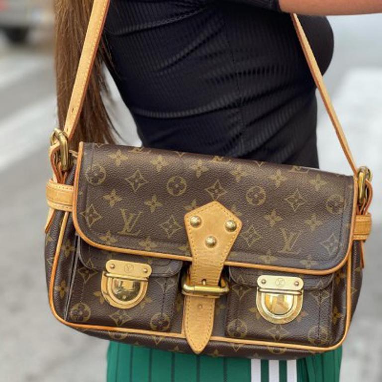 Women's Louis Vuitton Monogram Leather Manhattan PM Shoulder Bag 