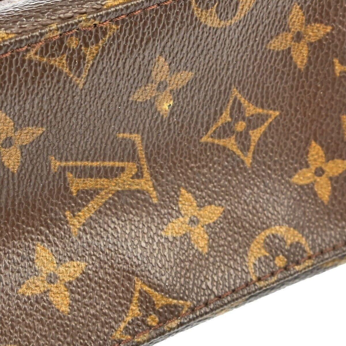 Louis Vuitton Monogram Looping Shoulder Bag PM In Good Condition For Sale In Montreal, Quebec