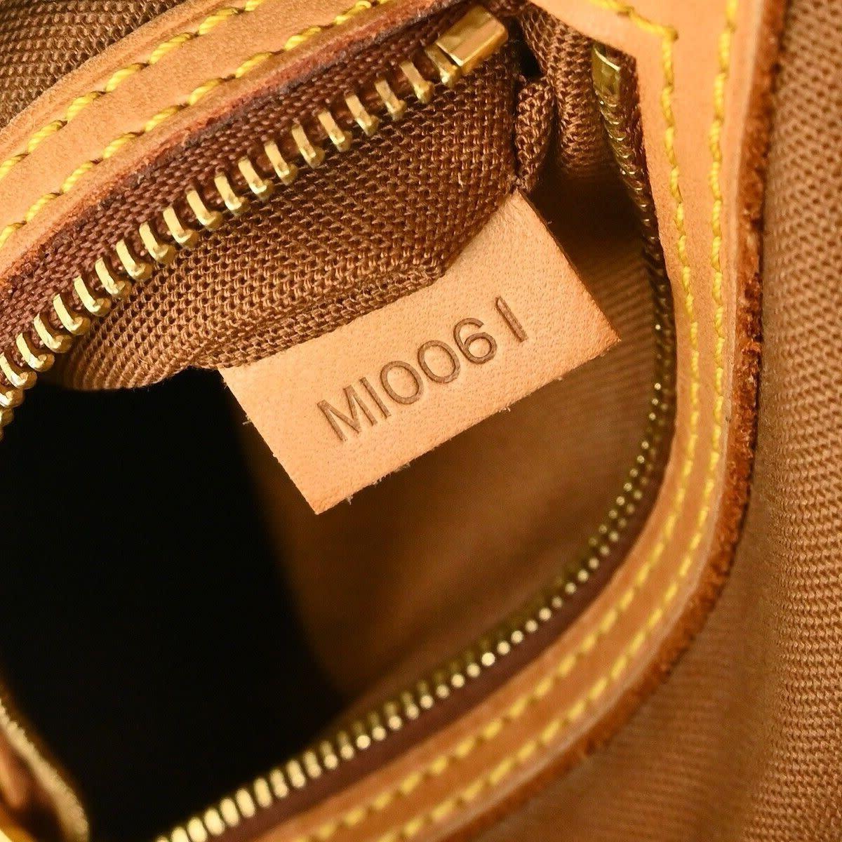 Louis Vuitton Monogram Looping Shoulder Bag PM For Sale 3