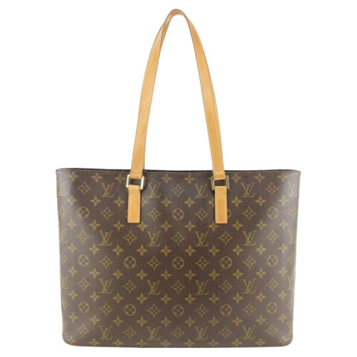 A Louis Vuitton Limited Edition Gold Monogram Miroir Sac Plat Bag, 14.25 x  15 x 4. sold at auction on 26th October